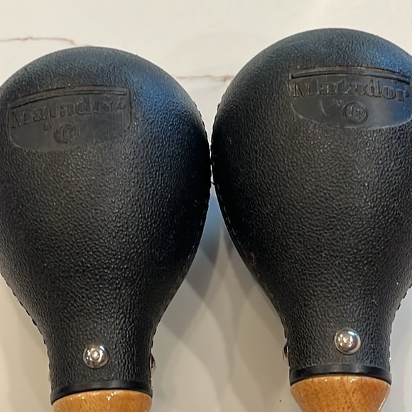 Pair of Matador Percussion Maracas. Hard Plastic Shell. Crisp sound. - Picture 7 of 9